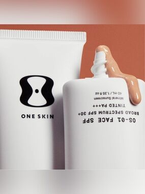 One Skin OS-01 Face SPF 30+ Mineral Sunscreen Tinted Light/Medium - New in Box
